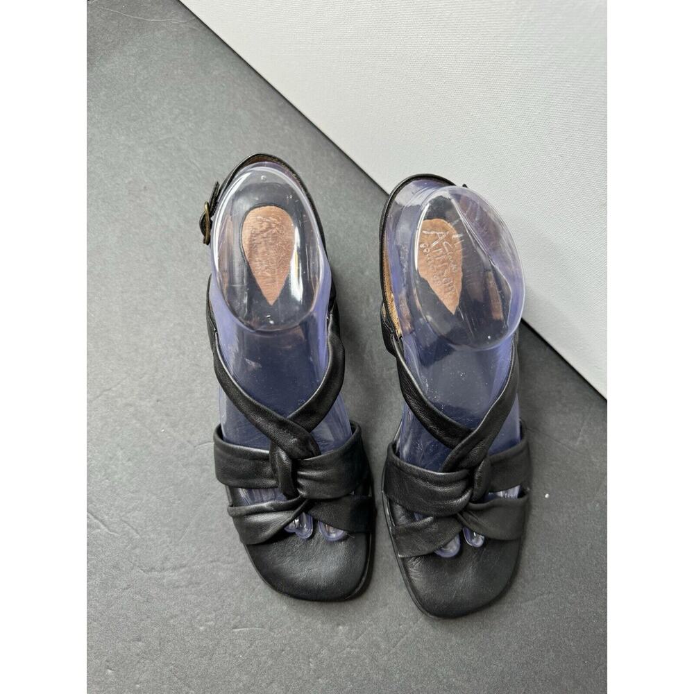 Clarks Artisan Sandals Black Leather Open Toe Straps Slingbacks Wedge Size 8.5 - Picture 3 of 9